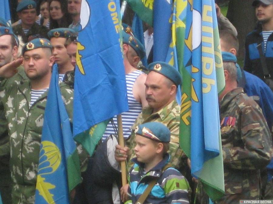 На митинге в сквере имени Василия Филипповича Маргелова. Санкт-Петебург