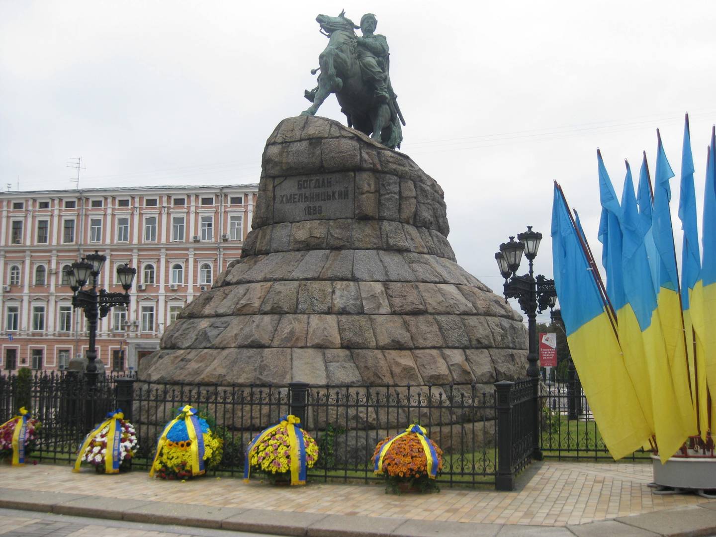 Памятник Богдану Хмельницкому в Киеве 