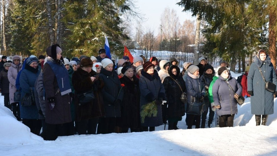 Торжественный митинг, посвященный 80-й годовщине освобождения Демянска от немецко-фашистских захватчиков