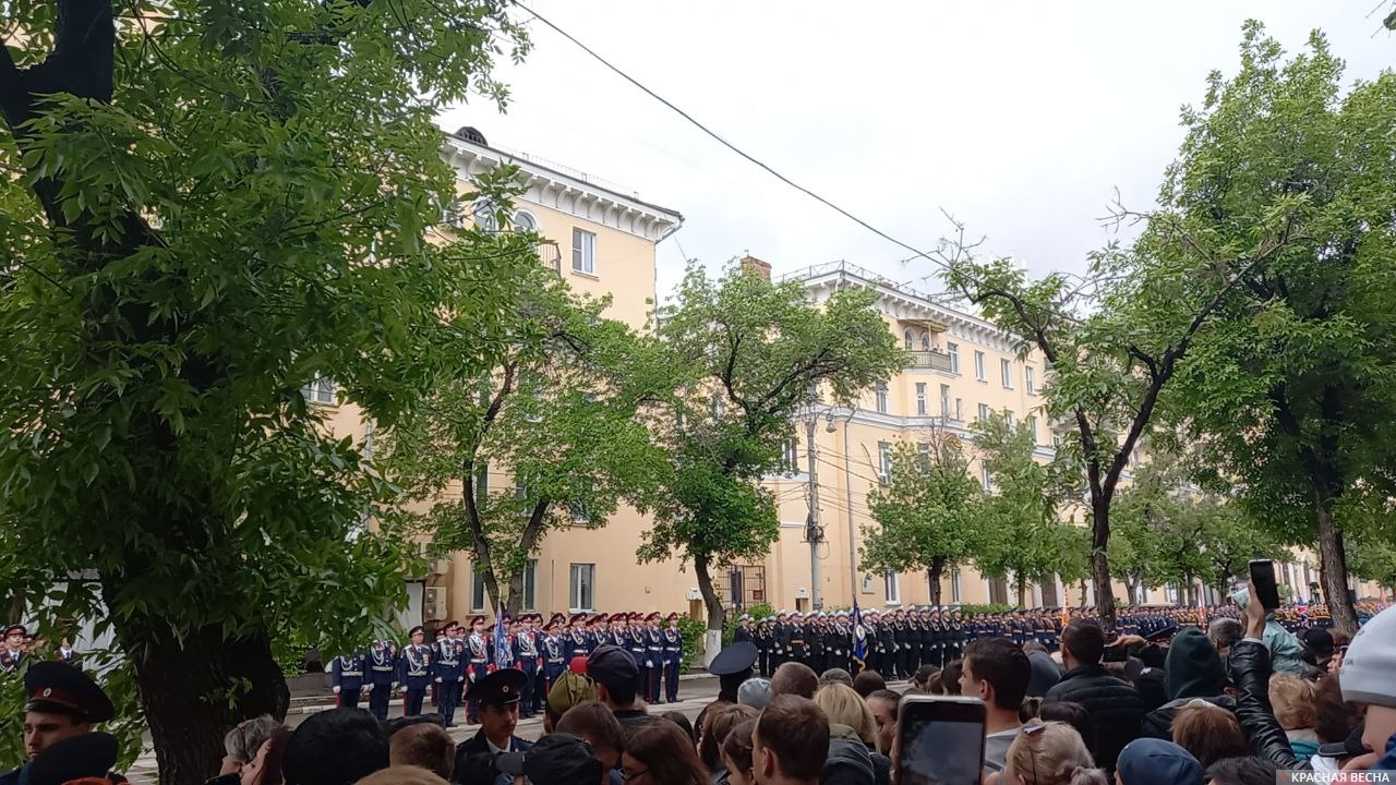 Торжественное построение войск