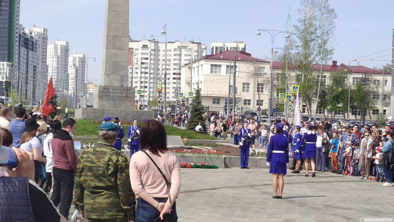 Екатеринбург, Вахта Памяти, «пост №•1» на площади Коммунаров