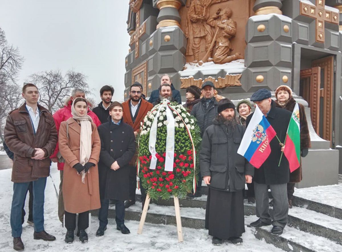 Представители общественности