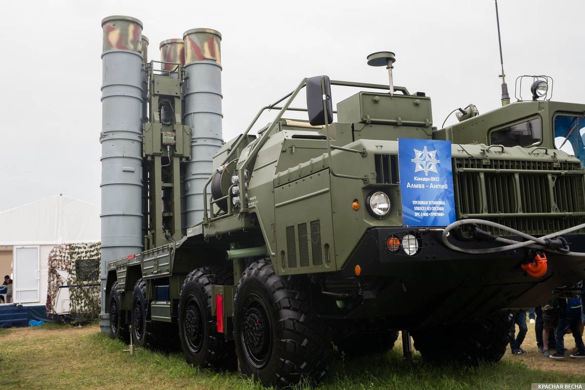 Пусковая установка ЗРС С-400 Триумф