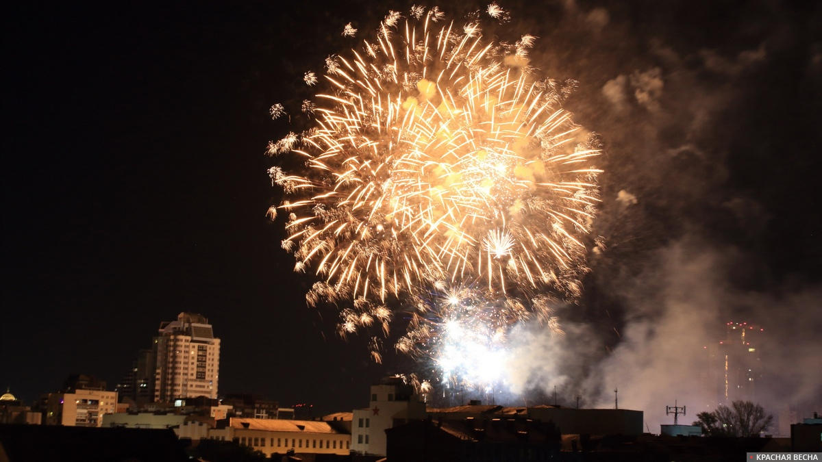 Салют 9 мая 2019 года в Самаре