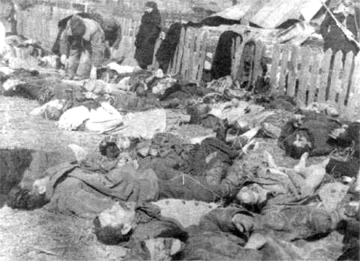 Волынская резня. Луцкое воеводство. Похороны жертв резни, 26 марта 1943