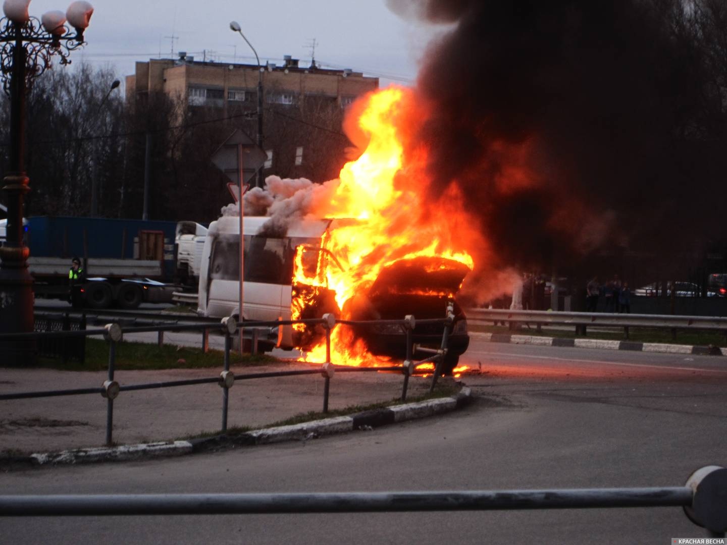 Пожар микроавтобуса в Балашихе