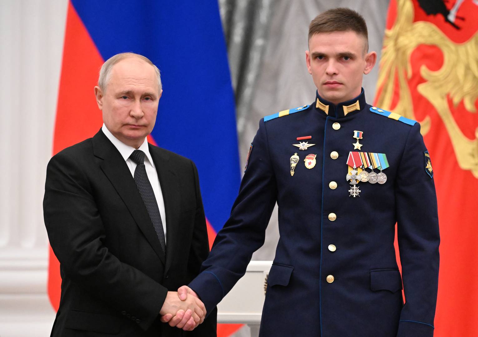 Золотой Звездой Героя России награжден участник СВО колпашевец Сергей Рябов