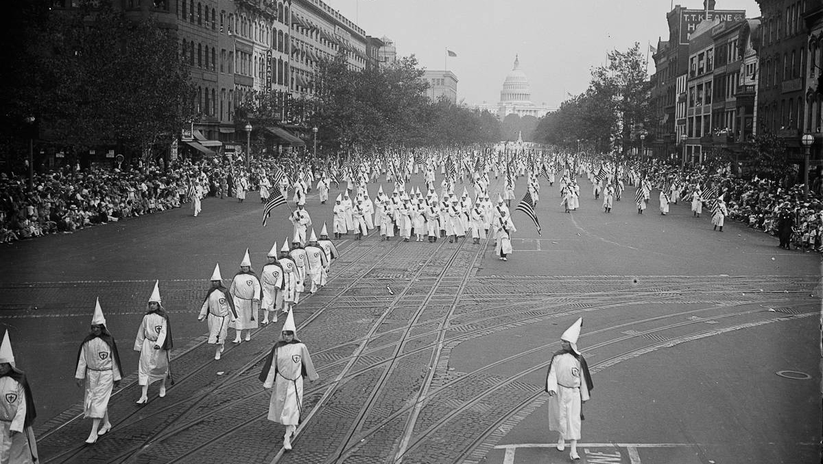 Парад Ку-клукс-клана в Вашингтоне в 1926 году