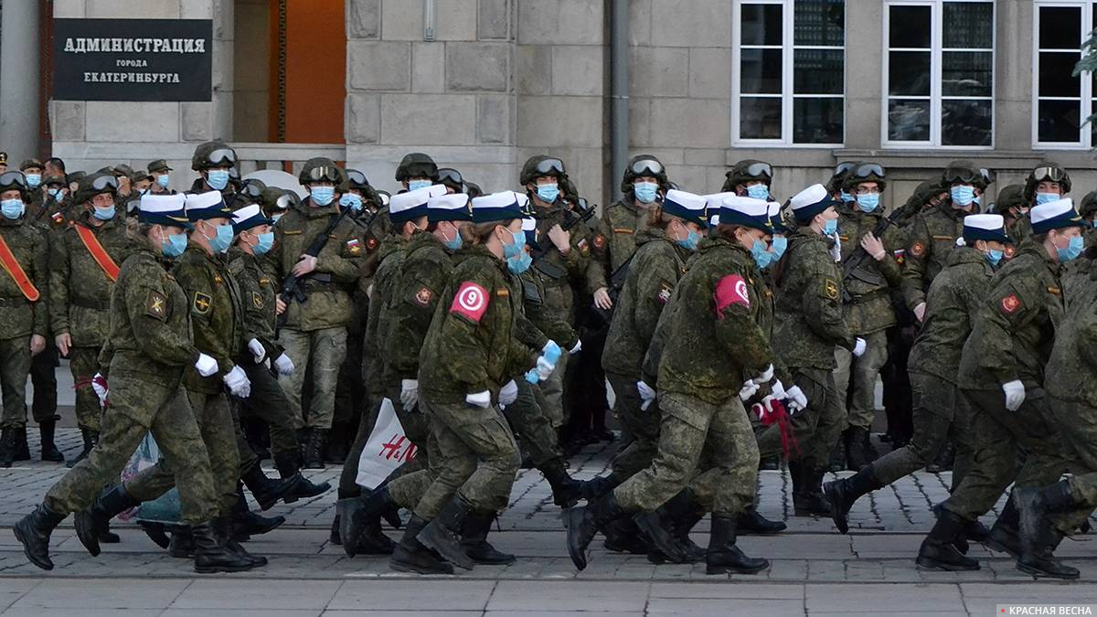 Ночная репетиция парада Победы в Екатеринбурге, 14.06.2020