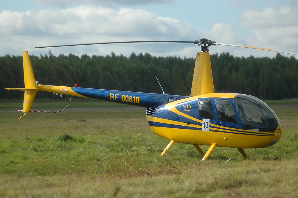 вертолет Robinson-R44 2