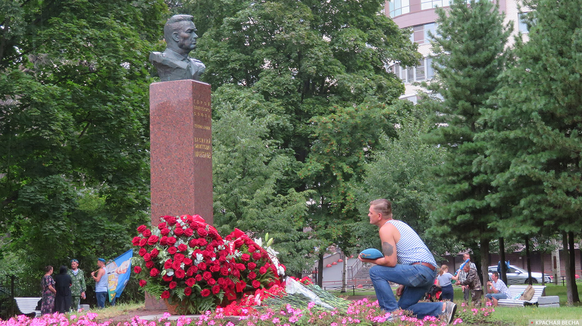 Санкт-Петербург. Памятник В. Ф. Маргелову. 02.08.2021