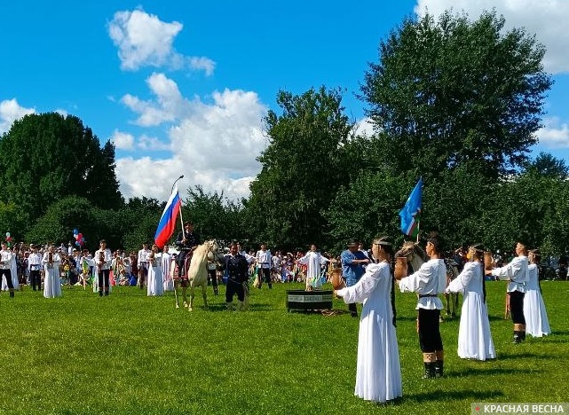 Дугуйдан Винокуров на Ысыахе в Коломенском.