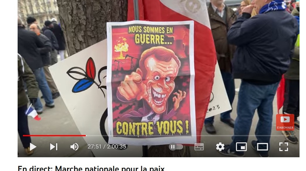 Цитата из видеотрансляции En direct: Marche nationale pour la paix пользователя Reservoir Apps в Youtube о марше за мир в Париже 12 февраля 2023 года. Подпись к рисунку: 