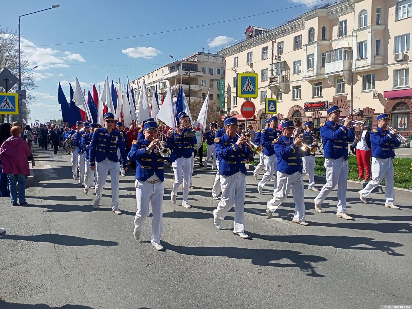 Парад в Дзержинском районе. Нижний Тагил