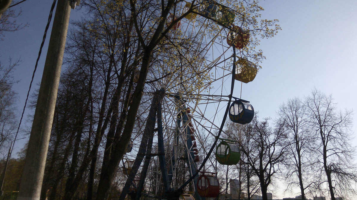 «Но ты помнишь, как давно, по весне мы на чёртовом крутились колесе»