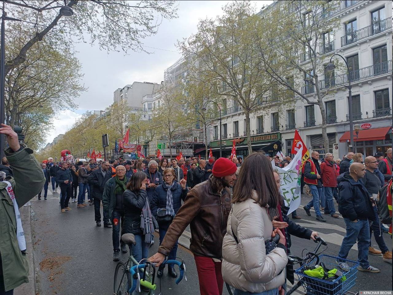 Демонстрация против повышения пенсионного возраста в Париже