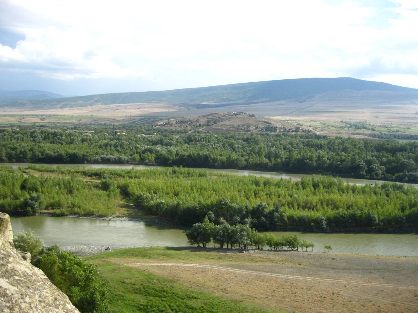 Река Кура в окрестностях Уплисцихе