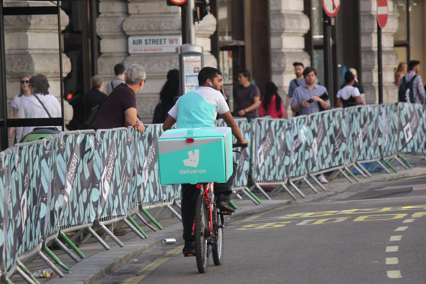 Курьер Deliveroo