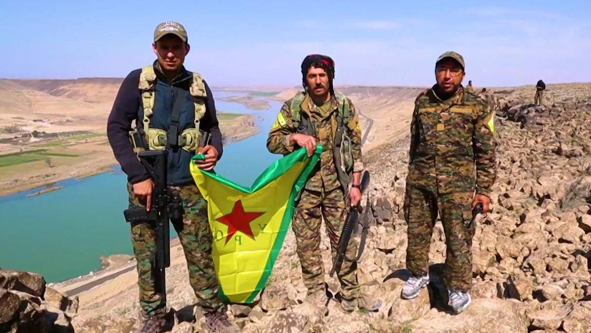 Представители курдских сил самообороны (YPG)