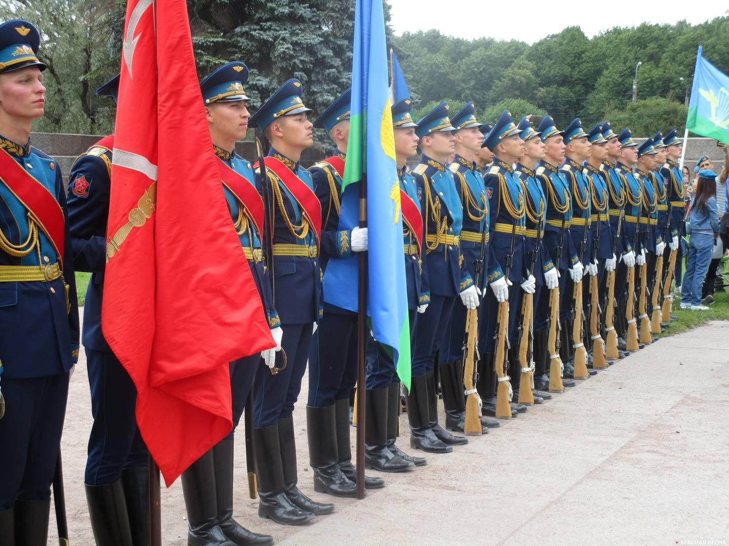 Знаменная группа в День ВДВ. Марсово поле, Санкт-Петербург