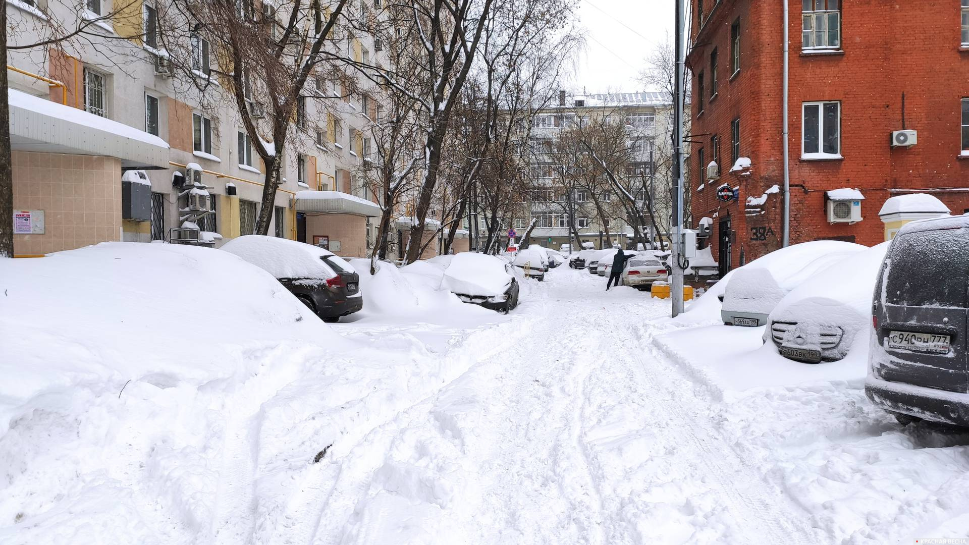 Двор в центре Москвы в 1.5 км от Кремля