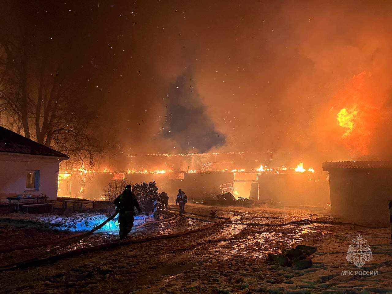 Пожар на складе. Ижевск, ул. Гольянский посёлок, 1/1. 29 октября 2023 г.