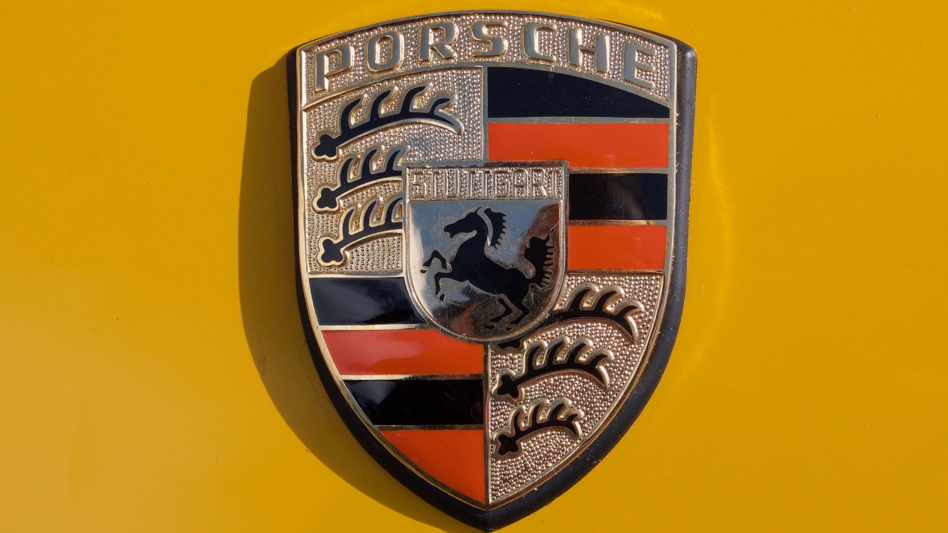 Эмблема Porsche