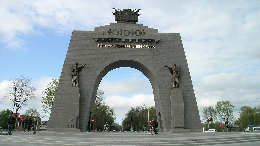 Арка Победы в Красном Селе. Открыта 9 мая 2015 года