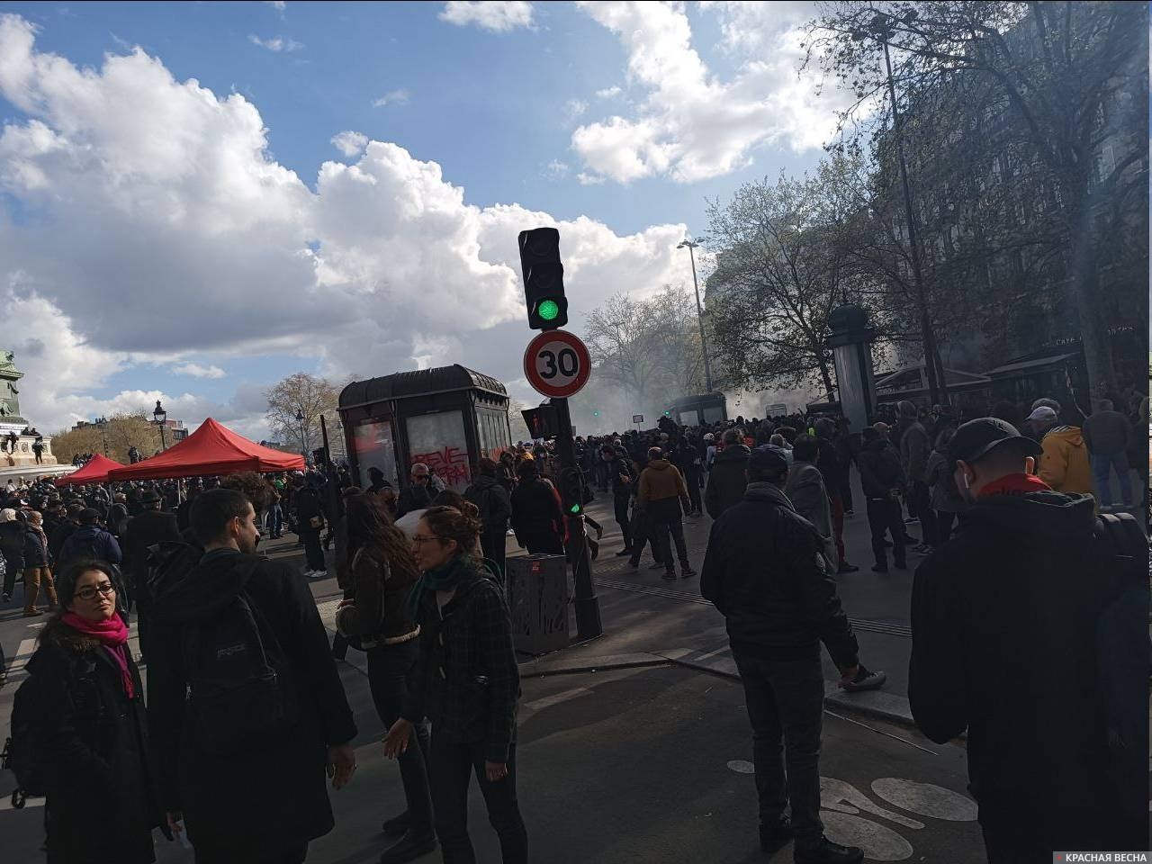 Демонстрация против повышения пенсионного возраста в Париже