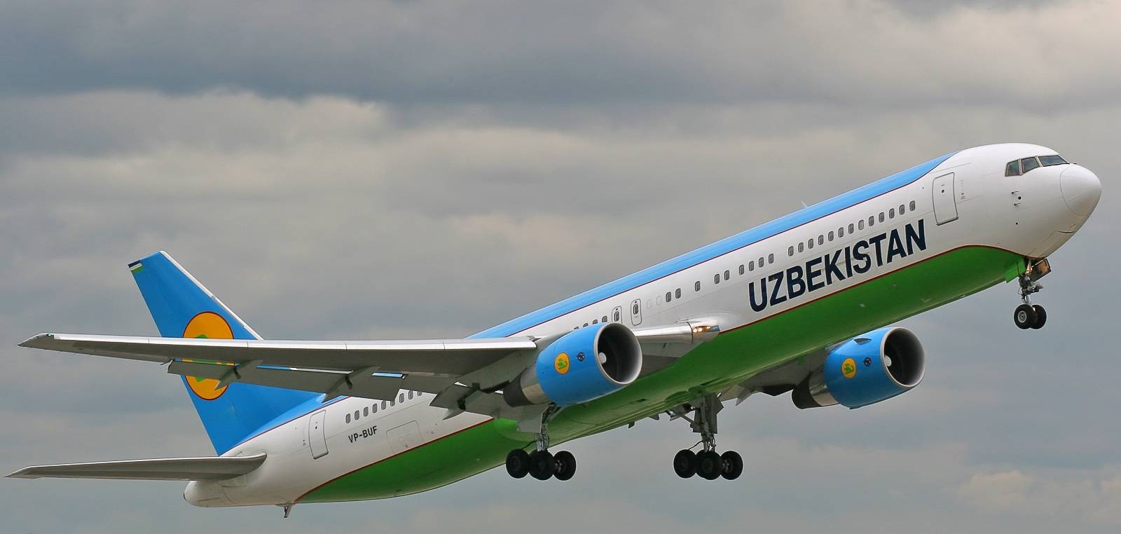 Авиалайнер Боинг компании «ER Uzbekistan Airways»