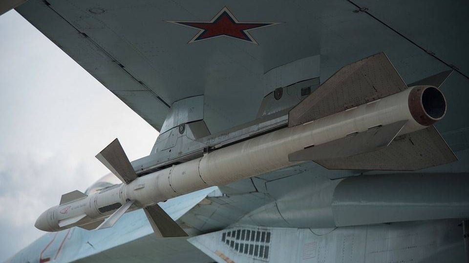 Крыло СУ-27. ракета