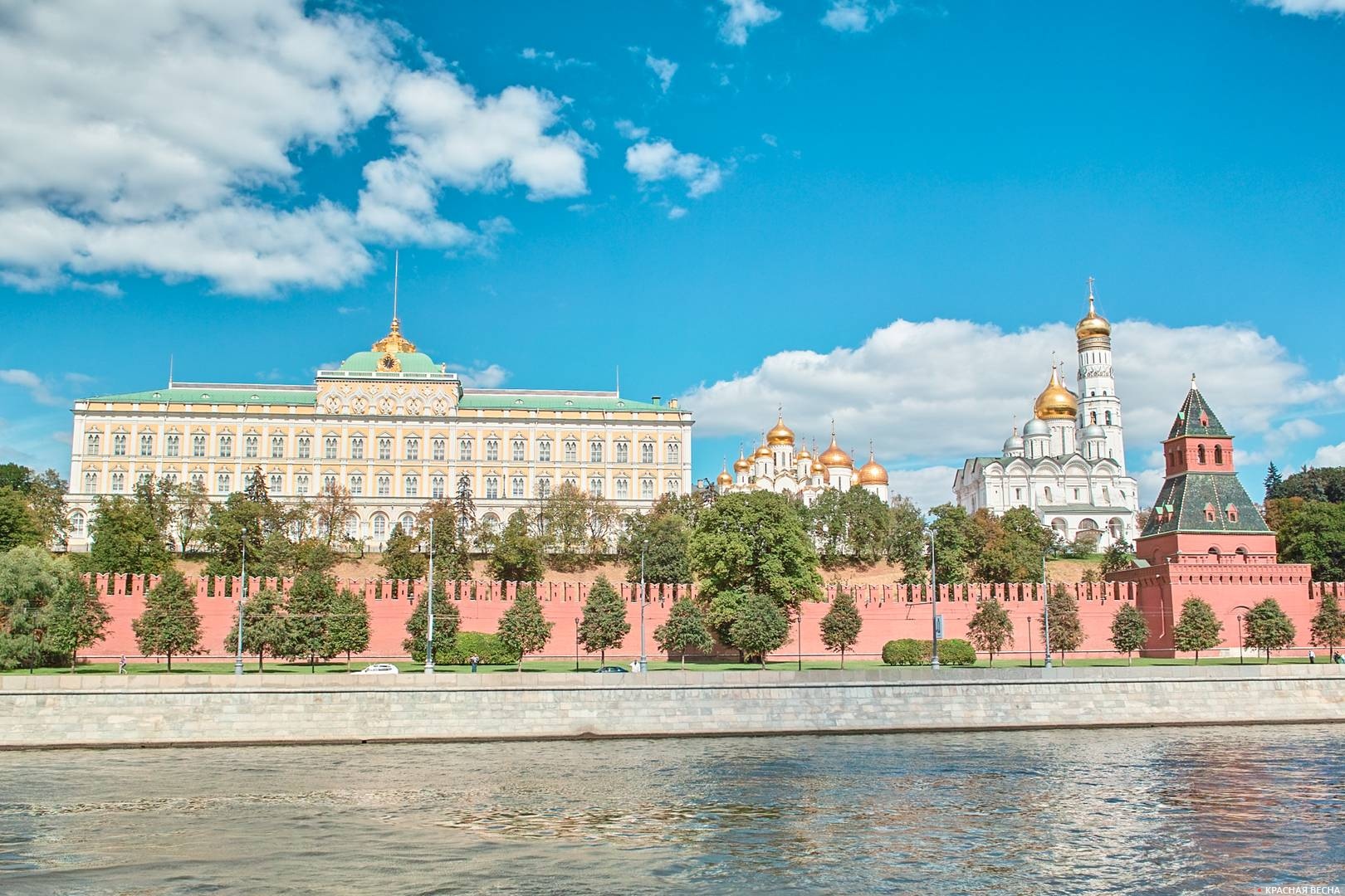 Кремль. Вид с реки. Москва.