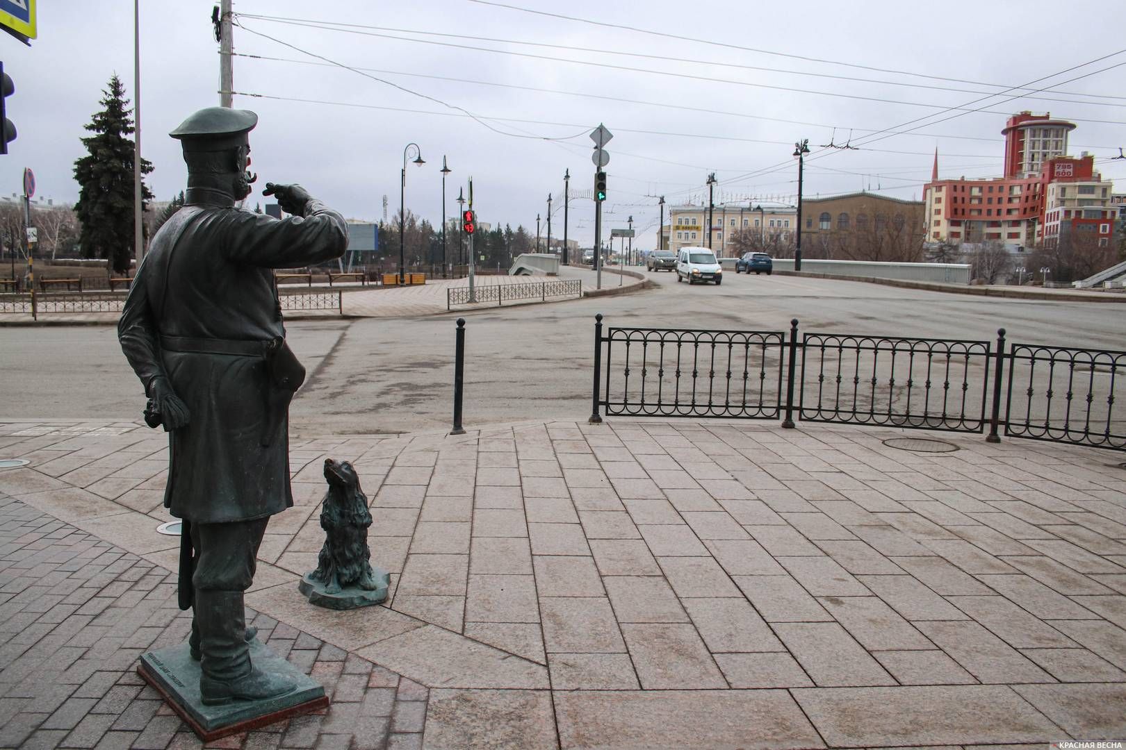 Городовой следит за порядком