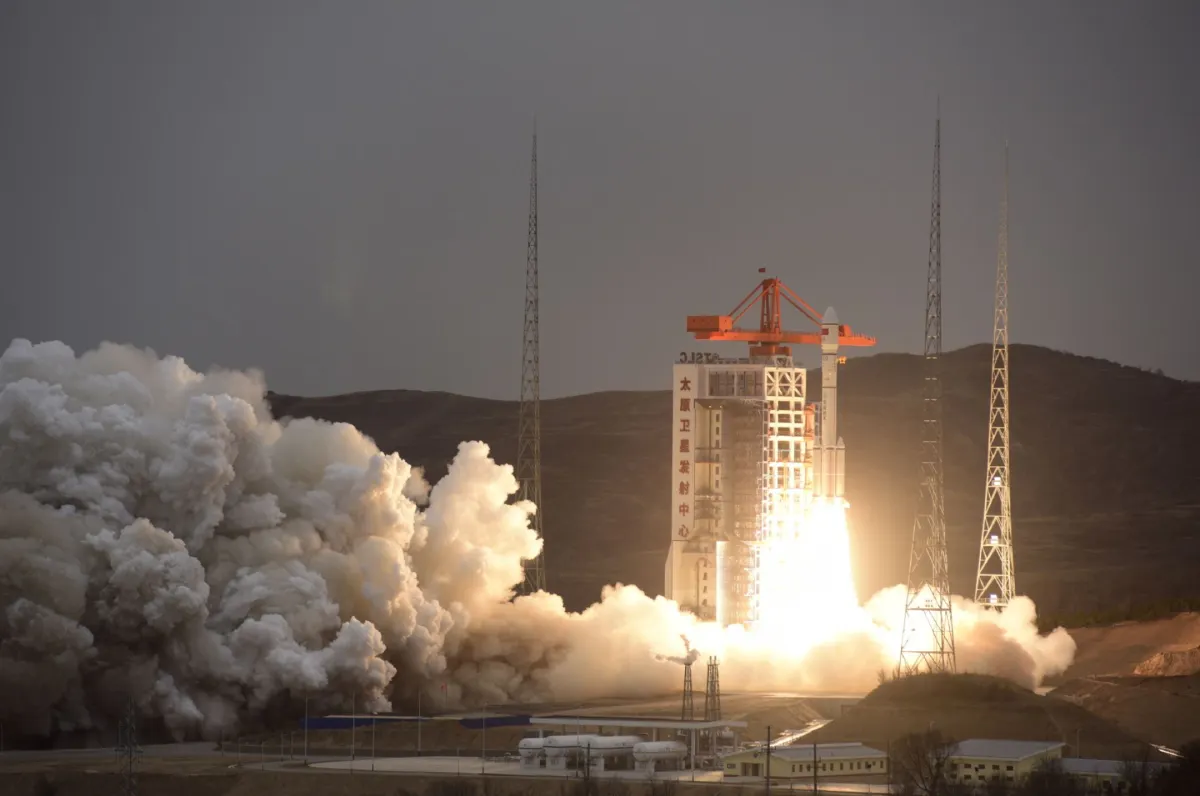 Старт ракеты Long March 6A