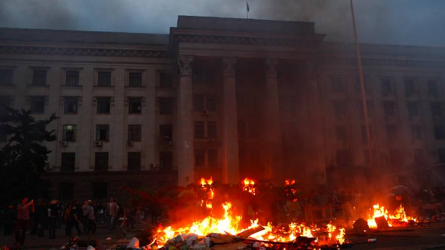 Подожженный бандеровцами Дом Профсоюзов. Одесса