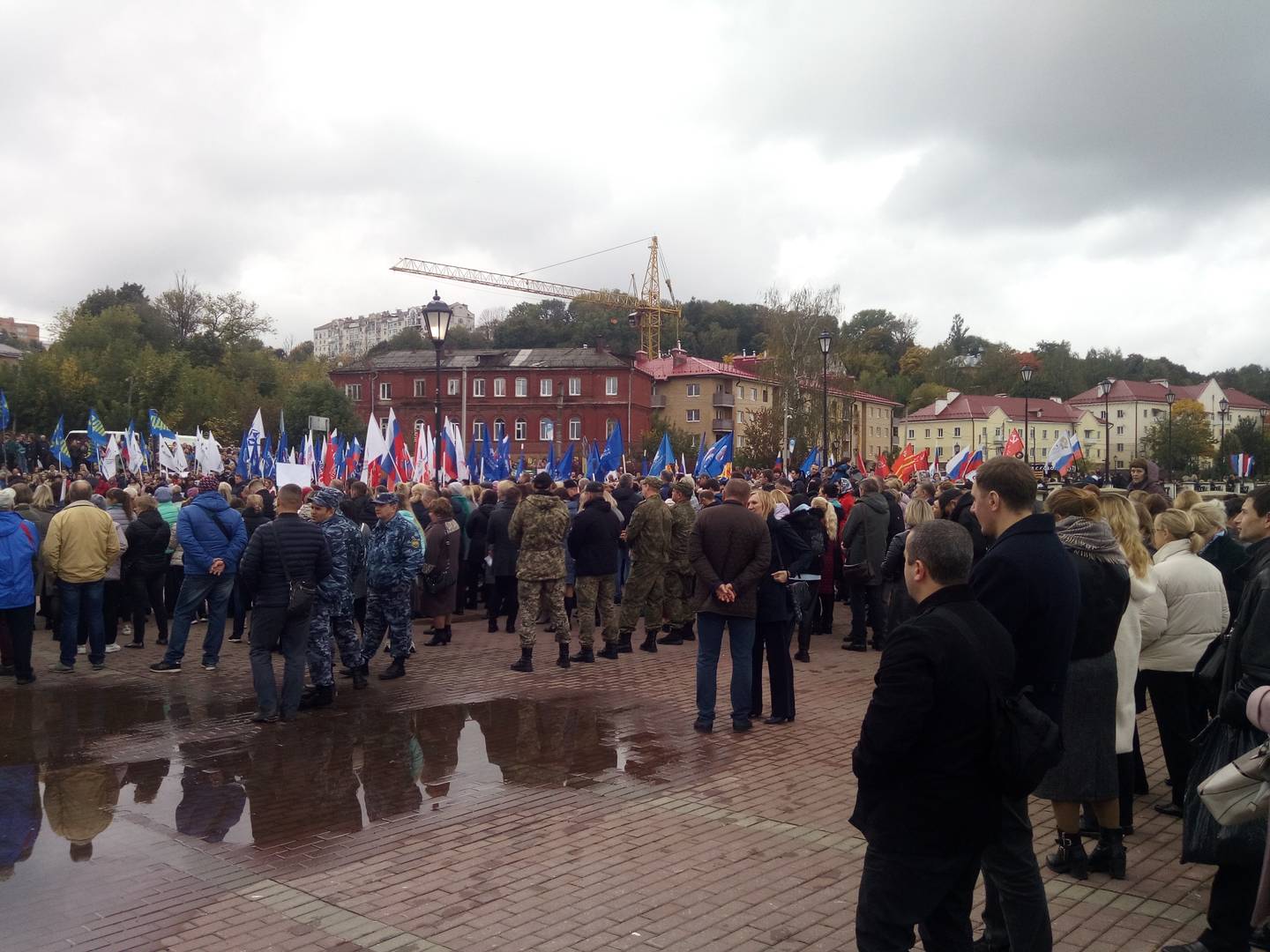 Митинг на Владимирской набережной