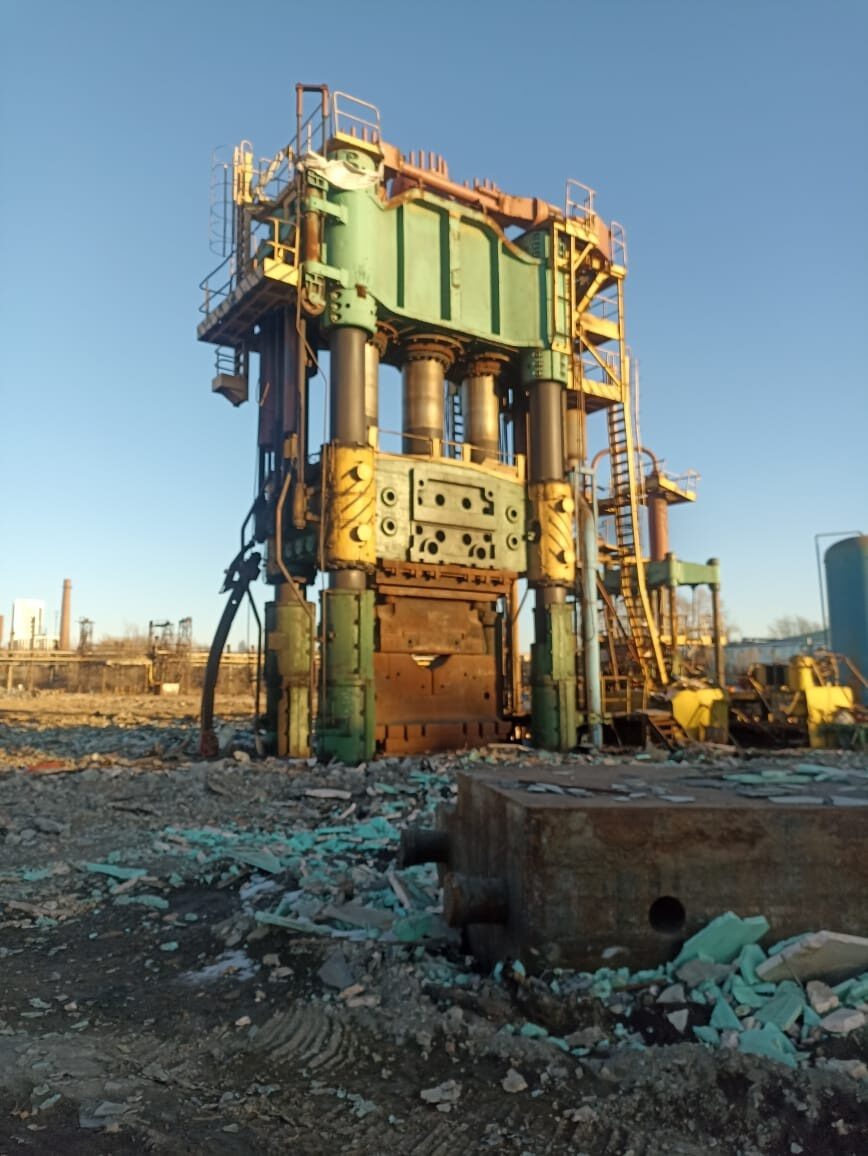 Ковочный пресс УЗТМ усилием 10 000 тонн