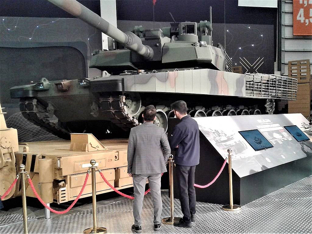 Основной боевой танк Altay компании Otokar на выставке IDEF 2019 в Стамбуле, Турция.