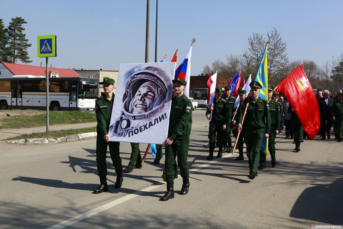 Колонна «Звездного маршрута». Краснознаменск