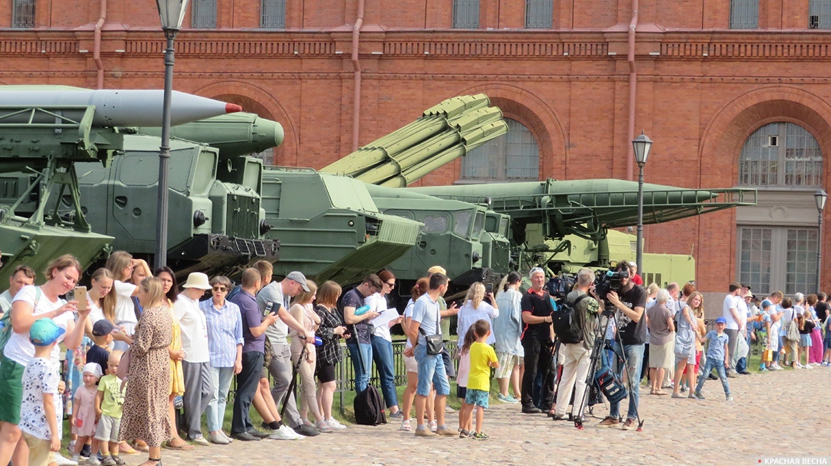 Торжества в честь 640-летия Русской артиллерии во дворе Военно-исторического музея артиллерии, инженерных войск и войск связи