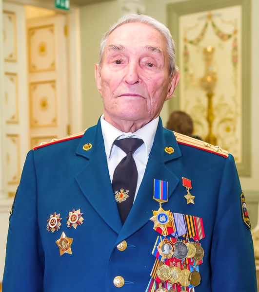 Герой Советского Союза Борис Кузнецов в день 90-летия