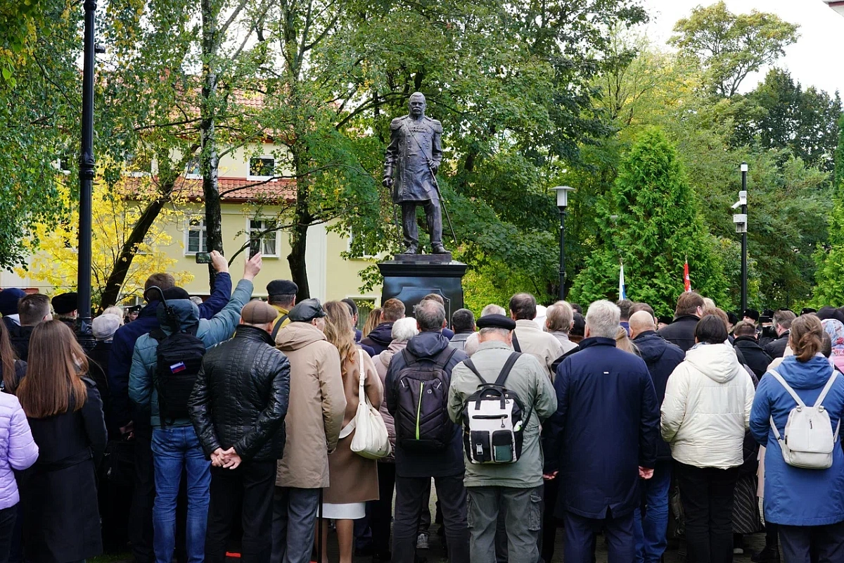 Открытие памятника Михаилу Николаевичу Муравьёву-Виленскому. Калининград, 18 октября 2023 года