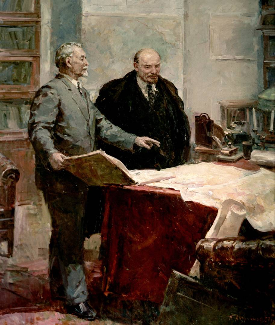 Петр Андрианов. У карты ГОЭЛРО