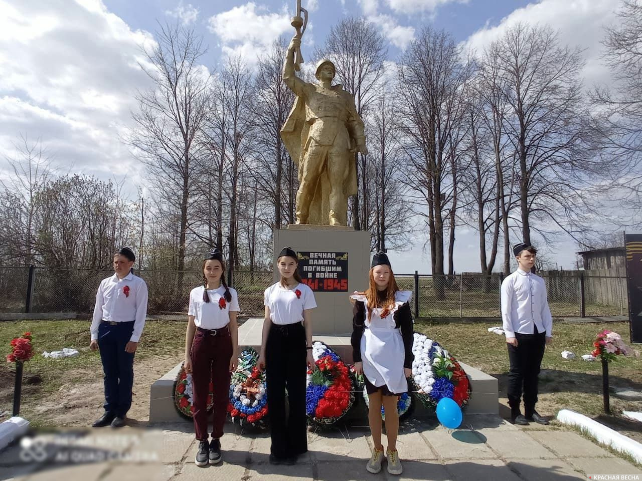 с. Рожки. Памятник Неизвестному Солдату