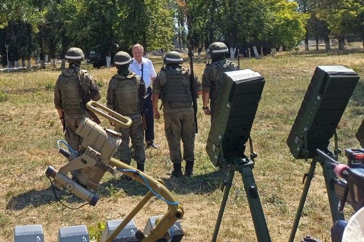 Передача военно-технической помощи воинам СВО