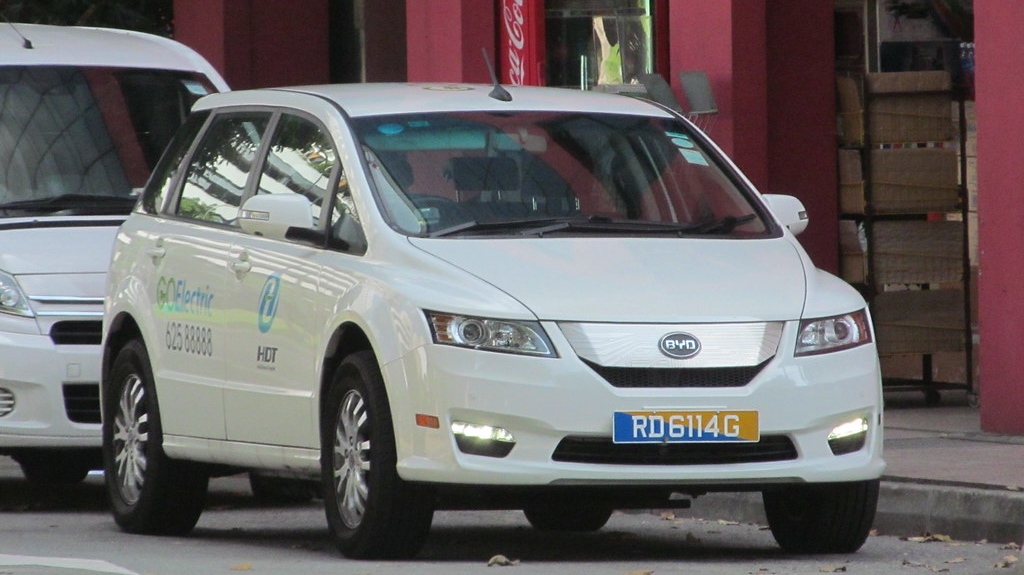 BYD E6