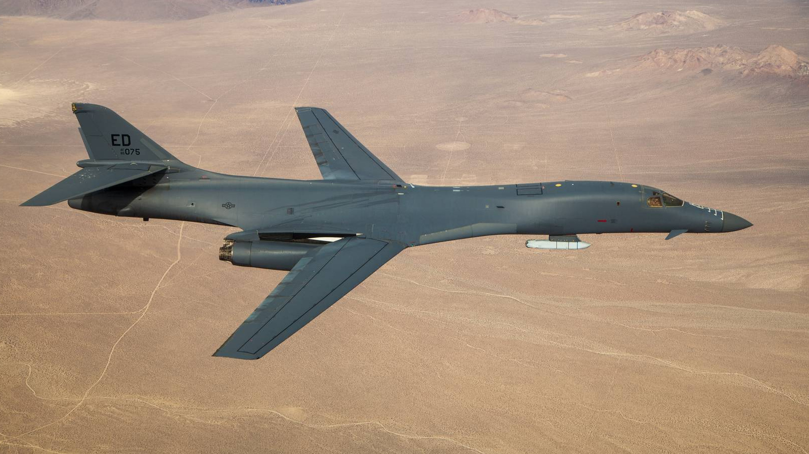 Стратегический бомбардировщик США B-1B Lancer