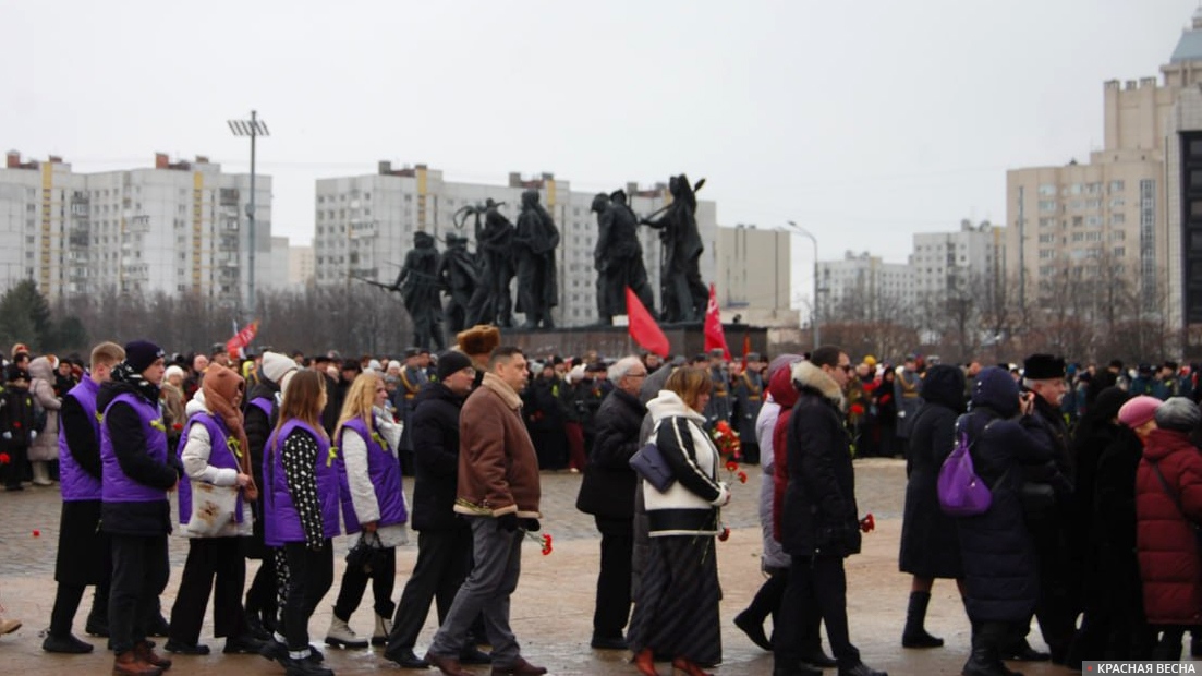 Площадь Победы в Санкт-Петербурге. Монумент героическим защитникам Ленинграда