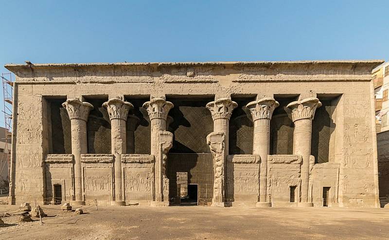 Front Esna Tempel