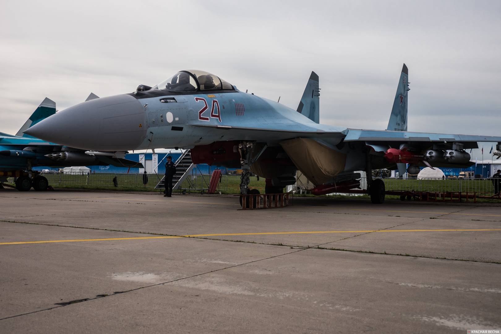 Сверхманевренный истребитель Су-35. МАКС. Раменское. 22.07.2017